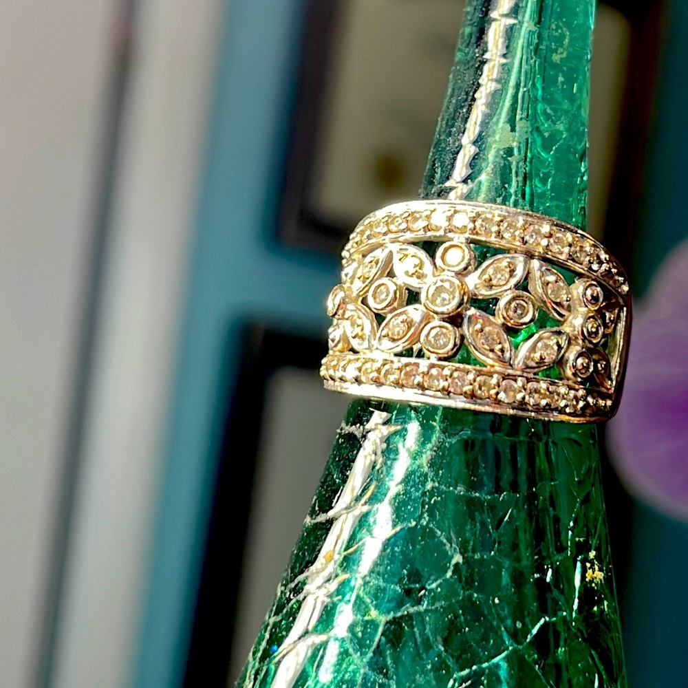 White gold diamond filigree cocktail ring